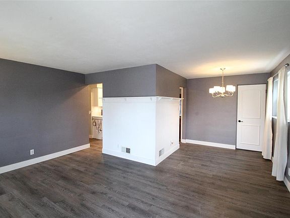 3rd image of 2568 Boyle Ave