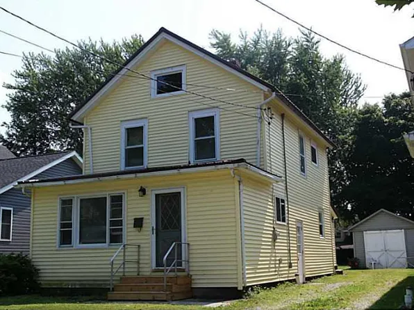 67 E Division St, North East, PA 16428