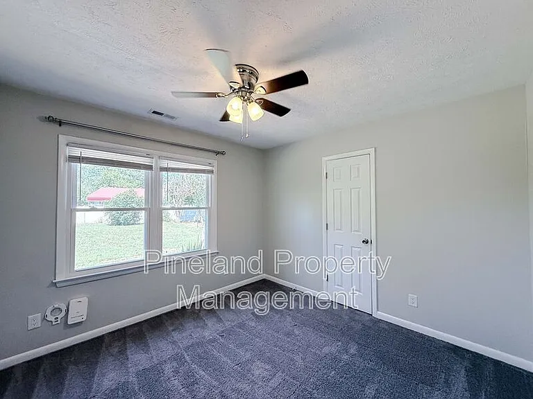 1690 Clairborne Dr — Photo 15