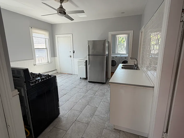 73 Carrington Ave #2 — Photo 10