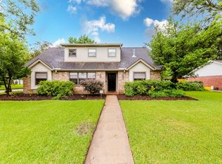 5020 Briarbrook Dr, Dickinson, TX 77539