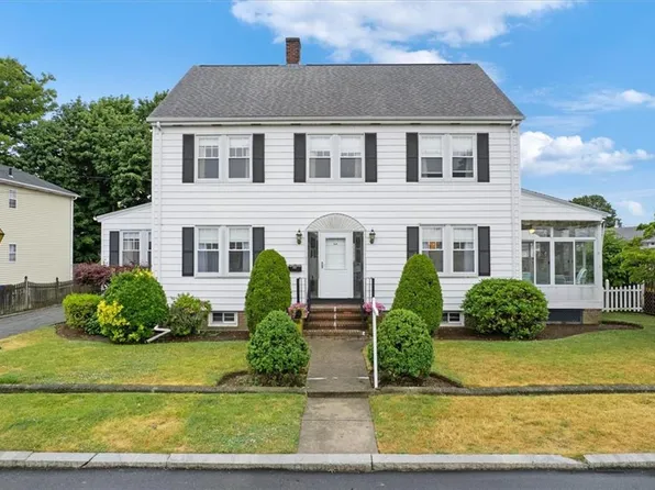 24 Bel Air Dr, North Providence, RI 02911