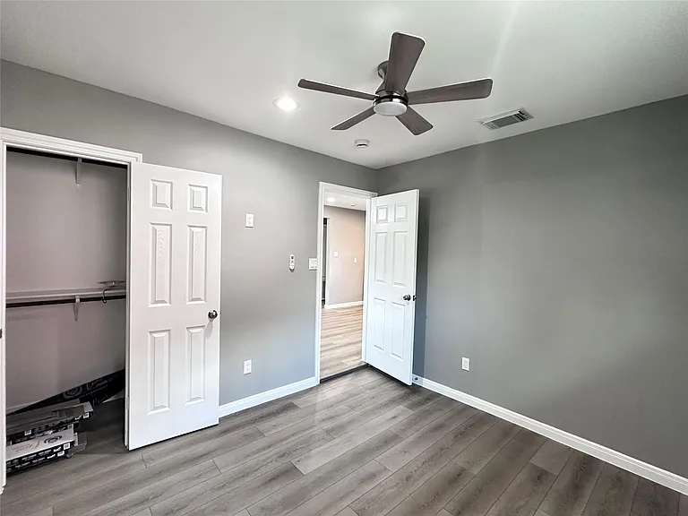 4519 Oak Shadows Dr — Photo 6