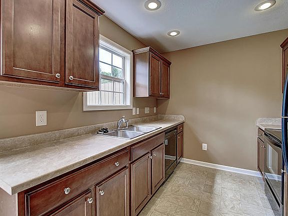 4th image of 2121 S Greenwood Dr APT 902