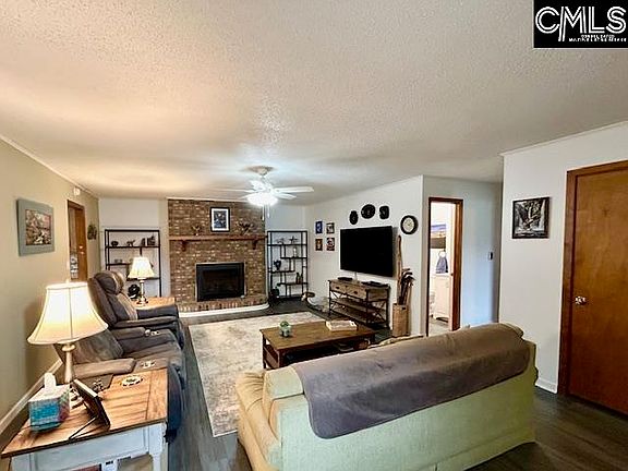 3rd image of 1156 Crosshill Ln