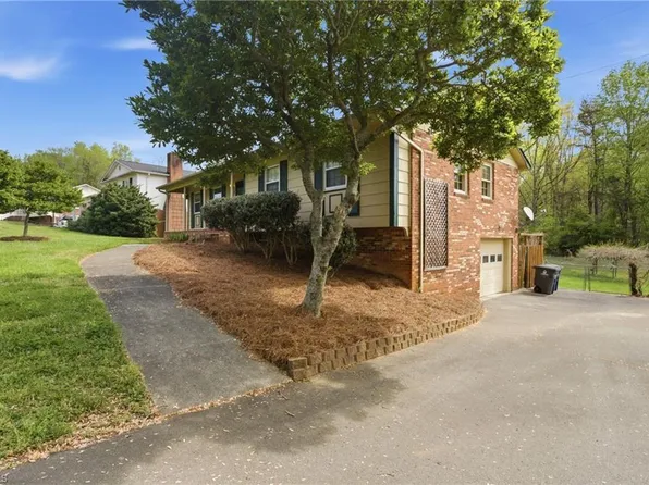 2545 Wood Valley Rd, Winston Salem, NC 27106