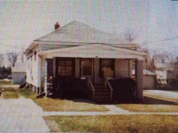 14 3rd Ave SE, Oelwein, IA 50662