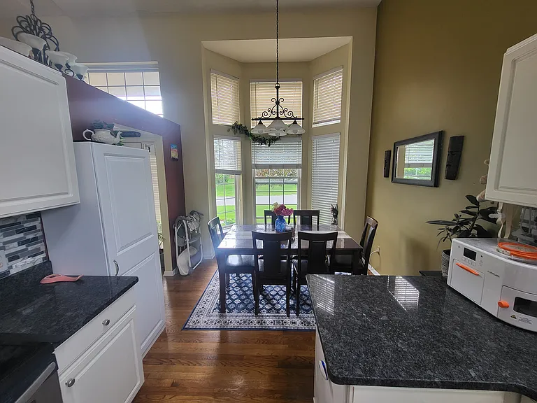 3067 Silverbrook Dr — Photo 9