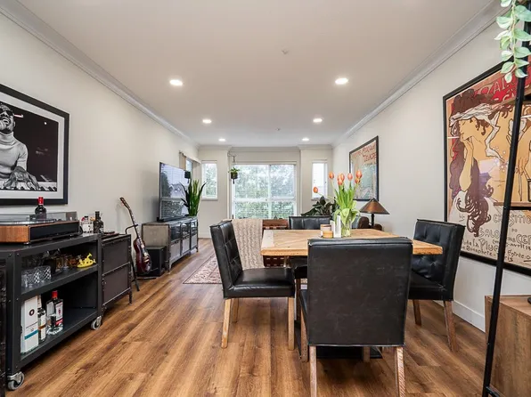 5499 203rd St #307, Langley, BC V3A 1W1