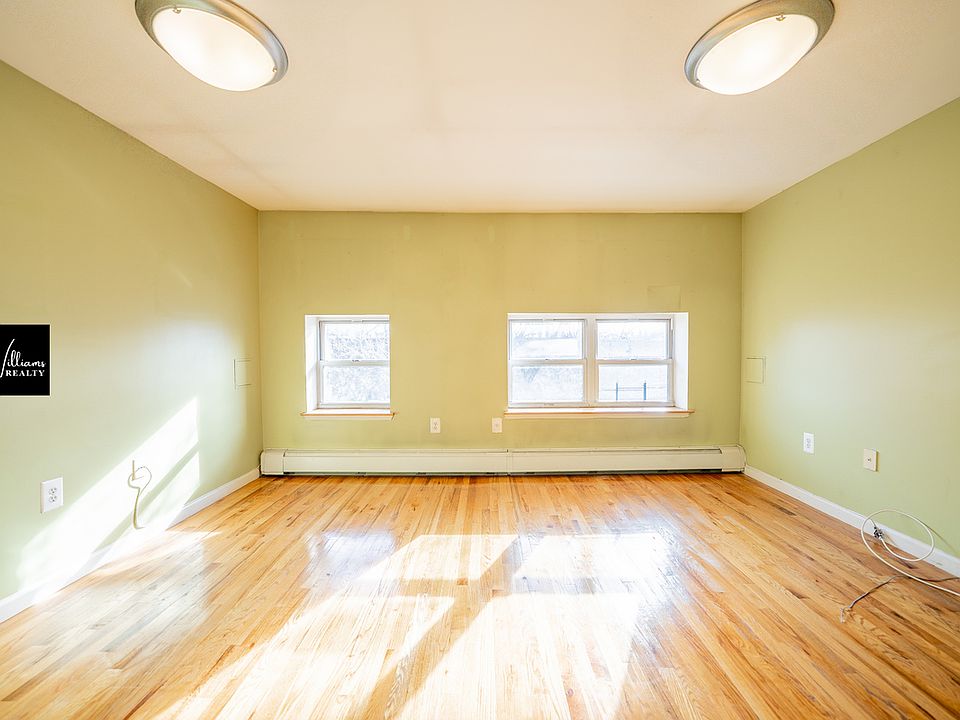 1st image of 455 Halsey St #4