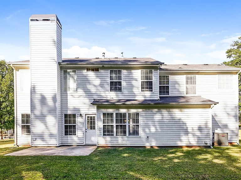 413 Grove Park Dr — Photo 17