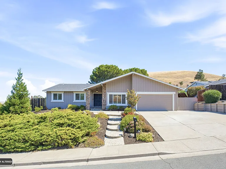 157 Regency Dr — Photo 6