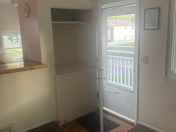 3rd image of 574 Spartan Ave
