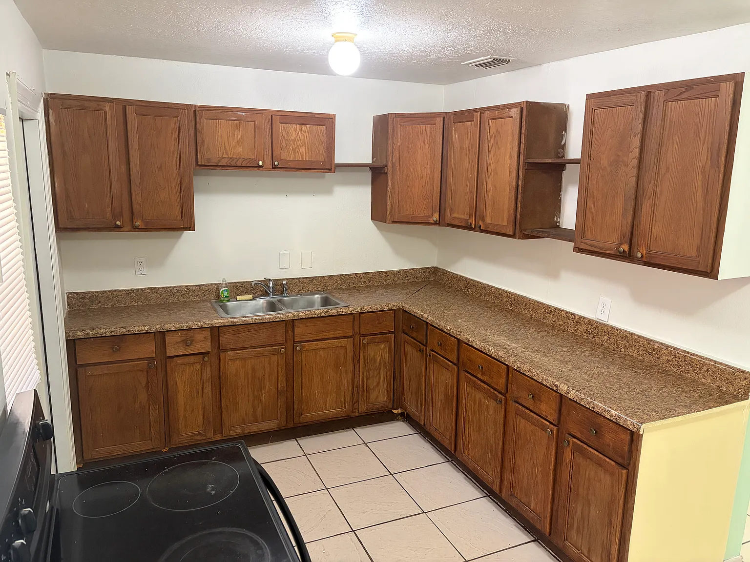 3 bed, 1227 sqft, $2,700 — Photo 3