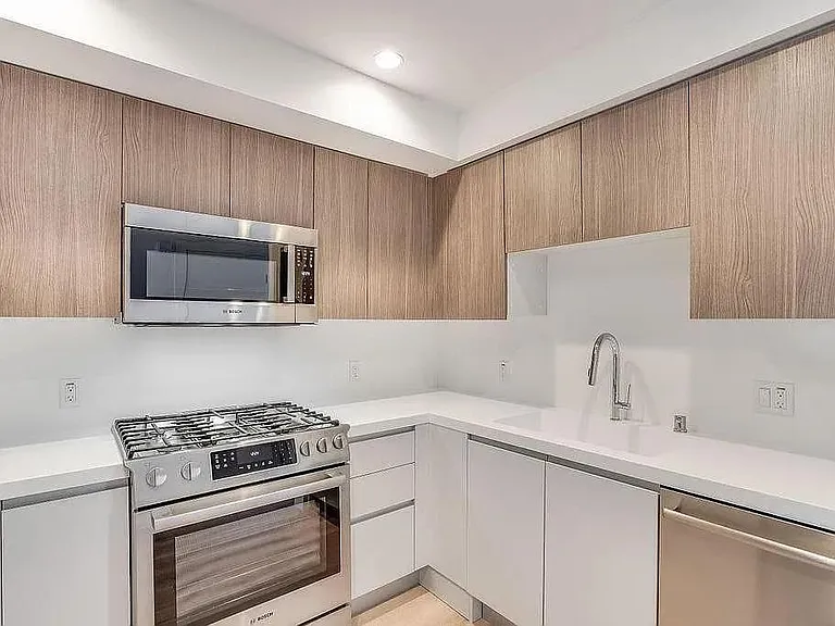 2747 San Pablo Ave #209 — Photo 4