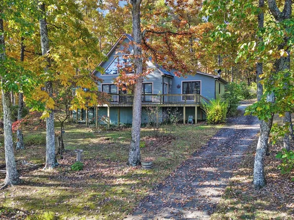 92 Applewood Dr, Crab Orchard, TN 37723