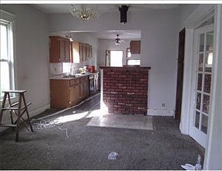 2nd image of 918 E 5th St
