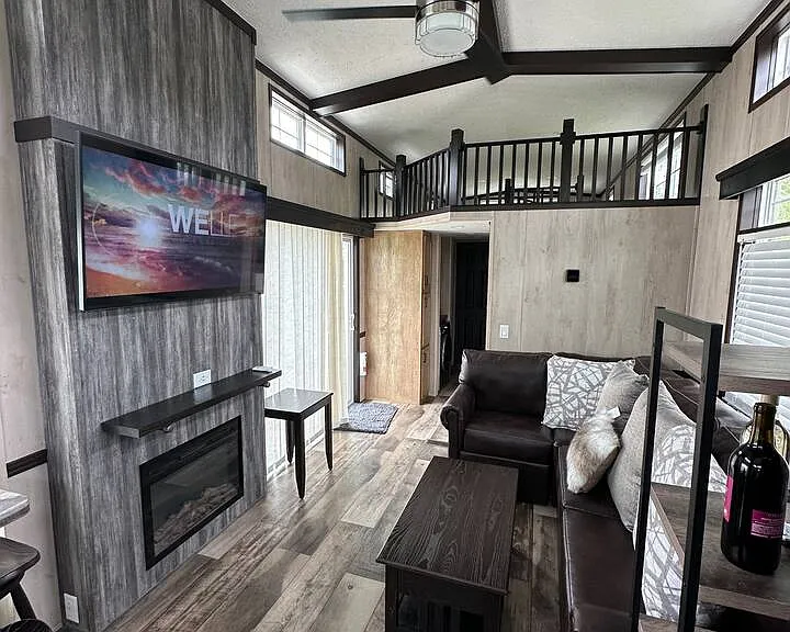 2301 S 275 E — Photo 1