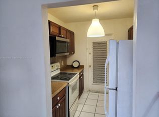 8704 NW 35th St APT 201, Pompano Beach, FL 33065