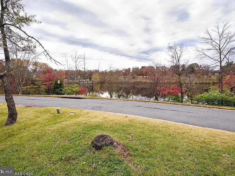 9721 Lookout Pl — Photo 17