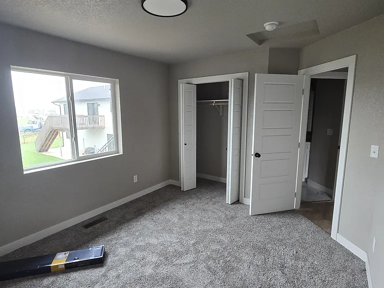 333 Spirit Dr — Photo 8