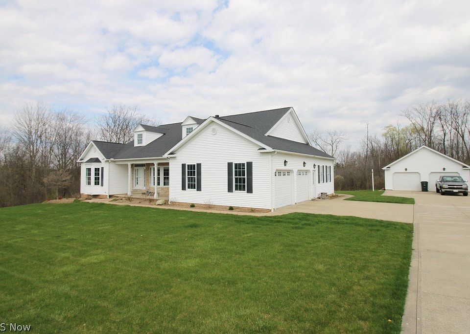 1st image of 653 Edmond Dr