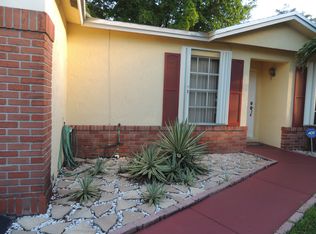 8575 NW 193rd Ln, Hialeah, FL 33015