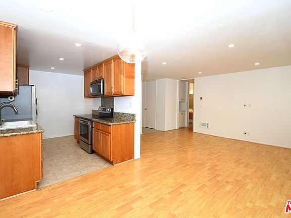 4th image of 5950 Canterbury Dr APT C216