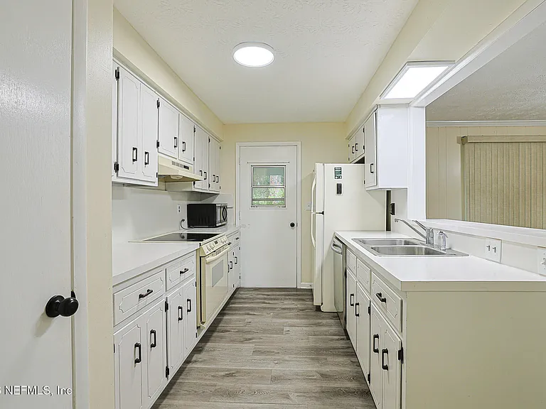 3475 Baker Rd — Photo 3