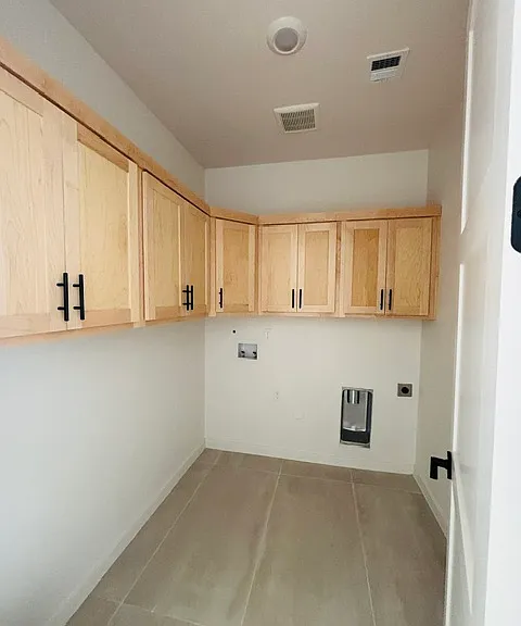 12825 Middlesbrough Ave — Photo 13