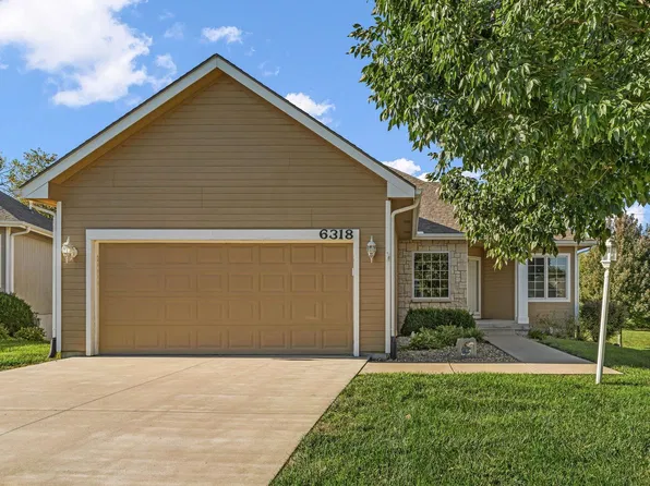 6318 SW Monarch Ct, Topeka, KS 66610