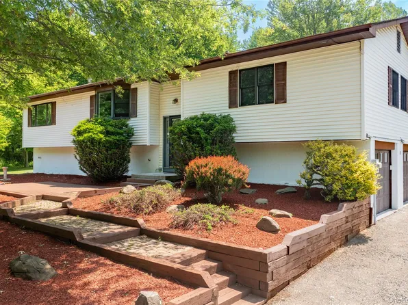 23 Wild Turkey Run, Wappingers Falls, NY 12590