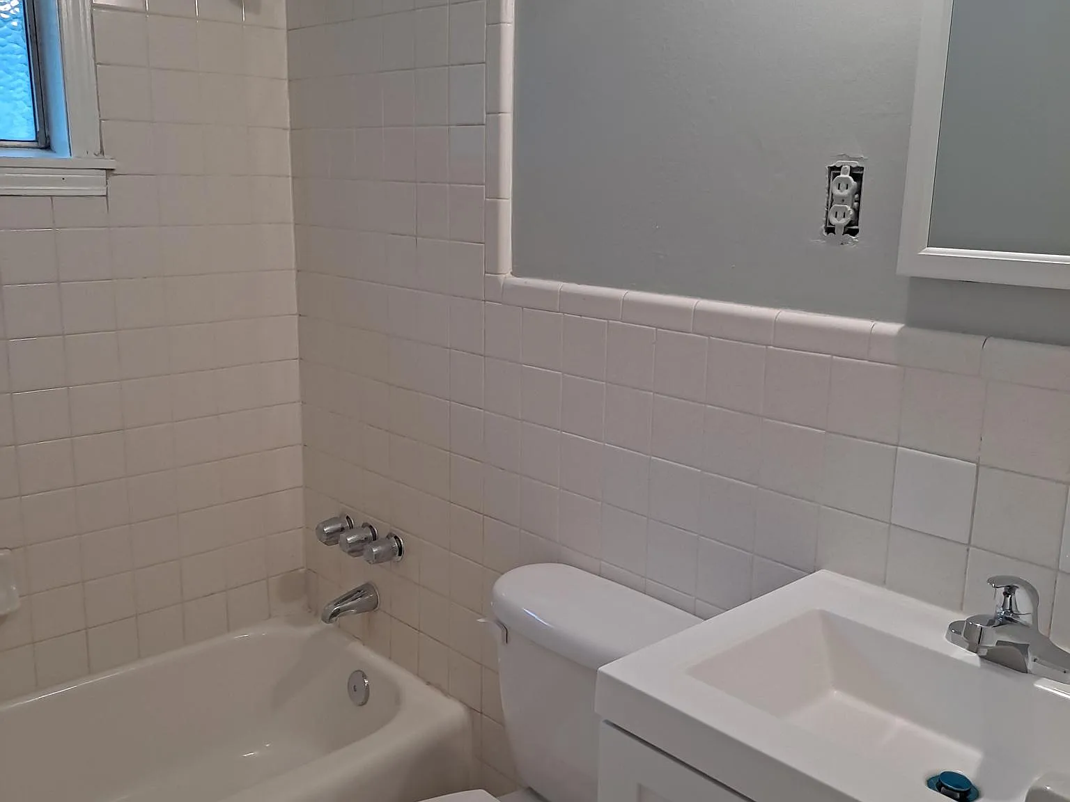 3 bed, 888 sqft, $1,150 — Photo 3