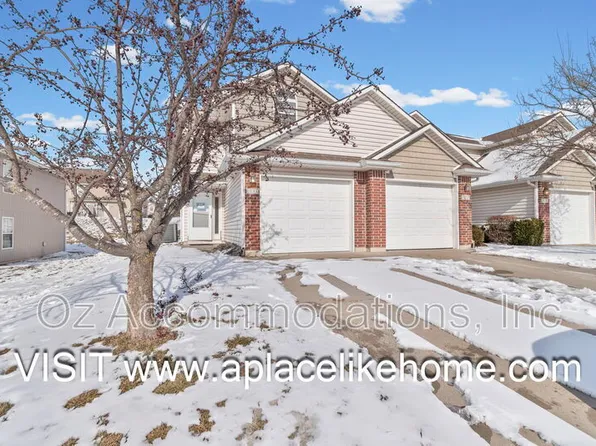 807 SW Imperial Ln, Lees Summit, MO 64064