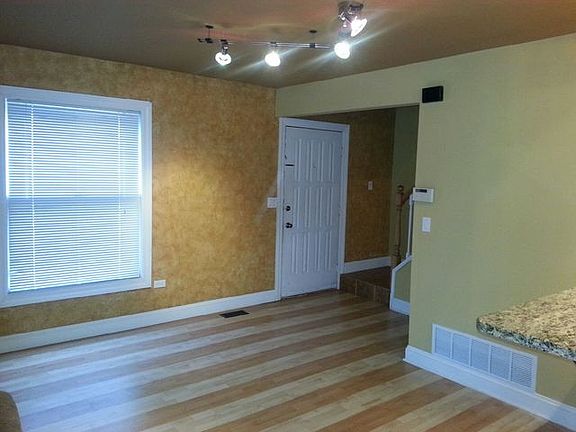5th image of 1023 Newport Hbr #1023