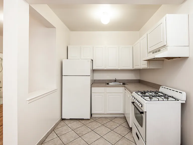 509 E 12th St #2A — Photo 5