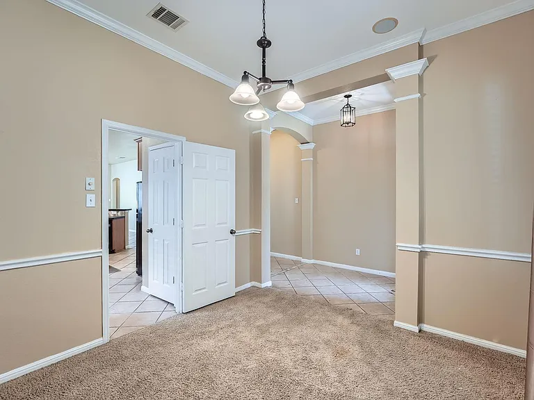 1402 Weatherford Dr — Photo 11