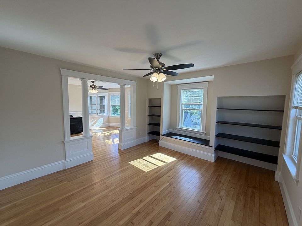 1st image of 10 Tower St APT 3