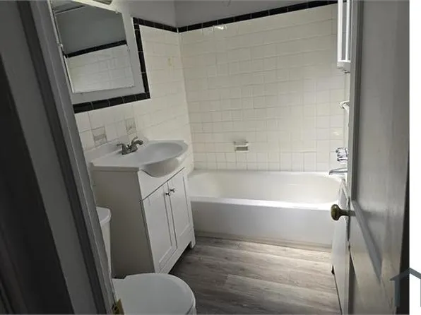 7504 Greenhill Rd Floor 1, Philadelphia, PA 19151