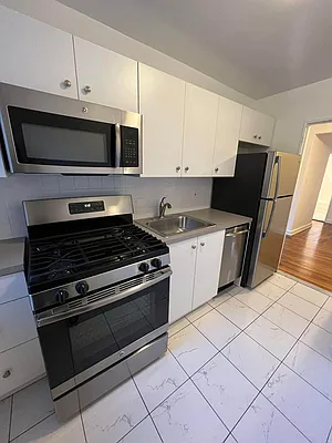 Rented by Contact Realty | media 7