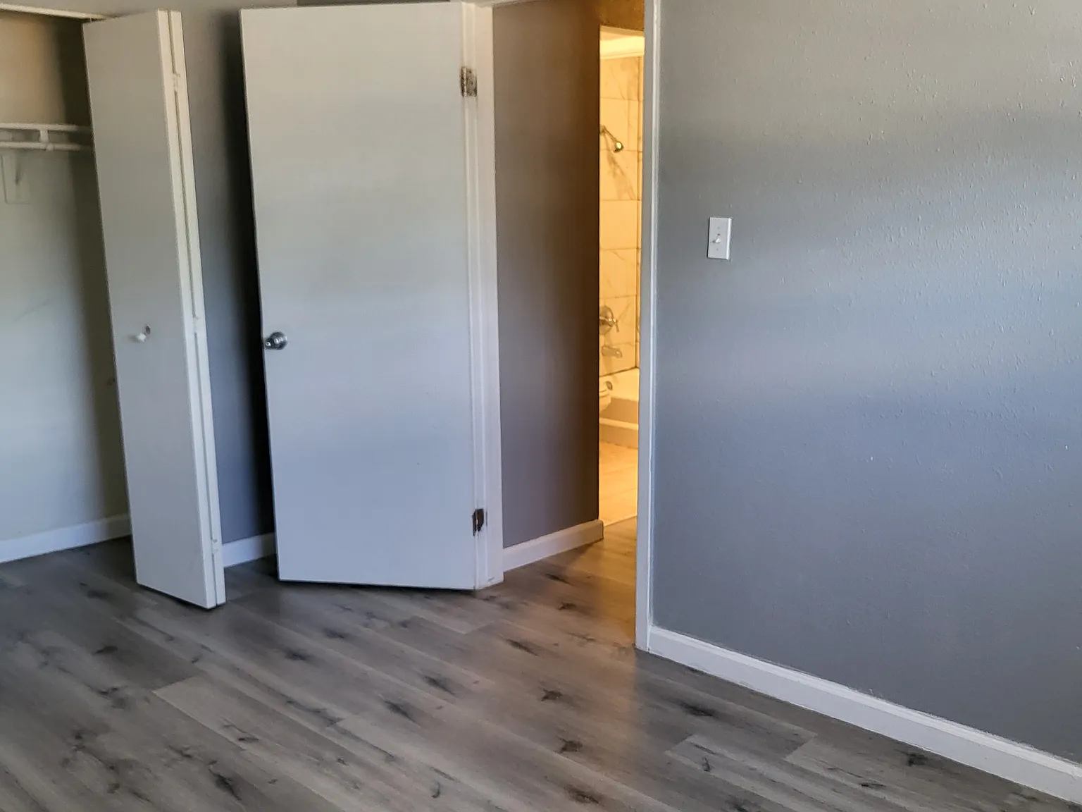 1 bed, 550 sqft, $995 — Photo 2