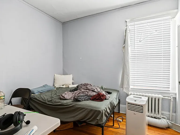 569 Washington Ave — Photo 14