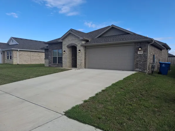 1711 Edwards St, Pea Ridge, AR