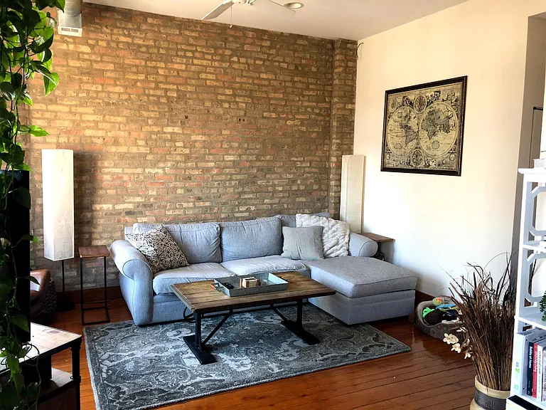 1527 W Augusta Blvd #2 — Photo 4