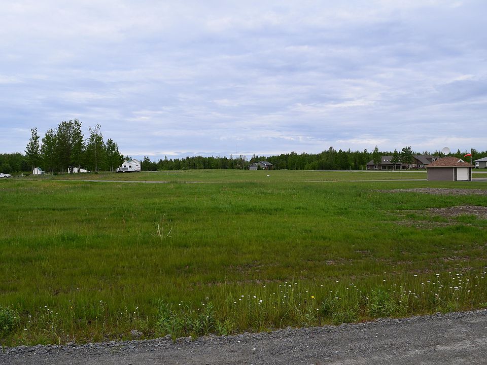2nd image of 37765 Luscombe Cir