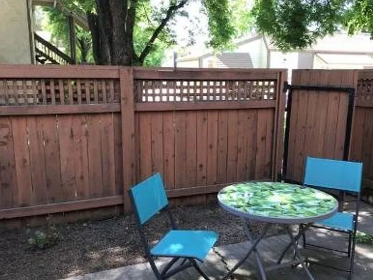 Alvarado Parkside — Photo 21