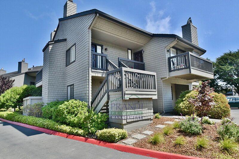 1st image of 40 Cypress Pl