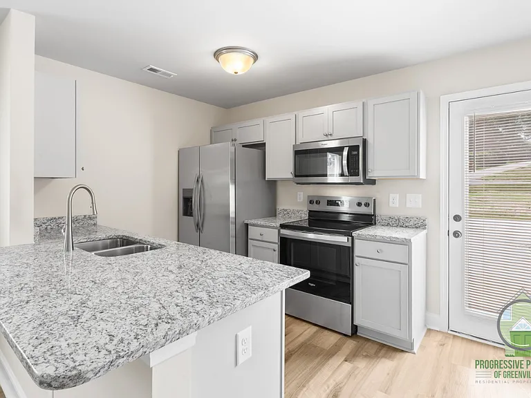 223 Liberty Dr #A — Photo 5