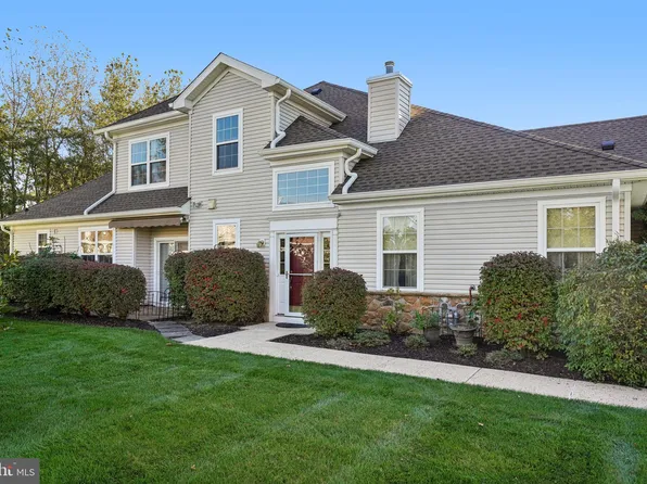 156 Copperfield Dr, Lawrence Township, NJ 08648