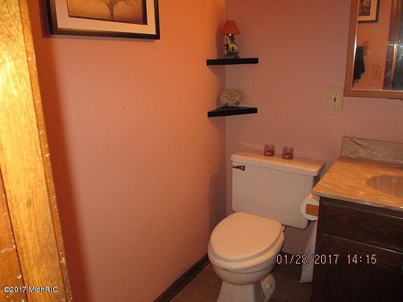 5th image of 431 Pine Pl SE